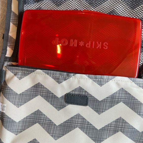 Like new! Super clean! - Picture 5 of 6